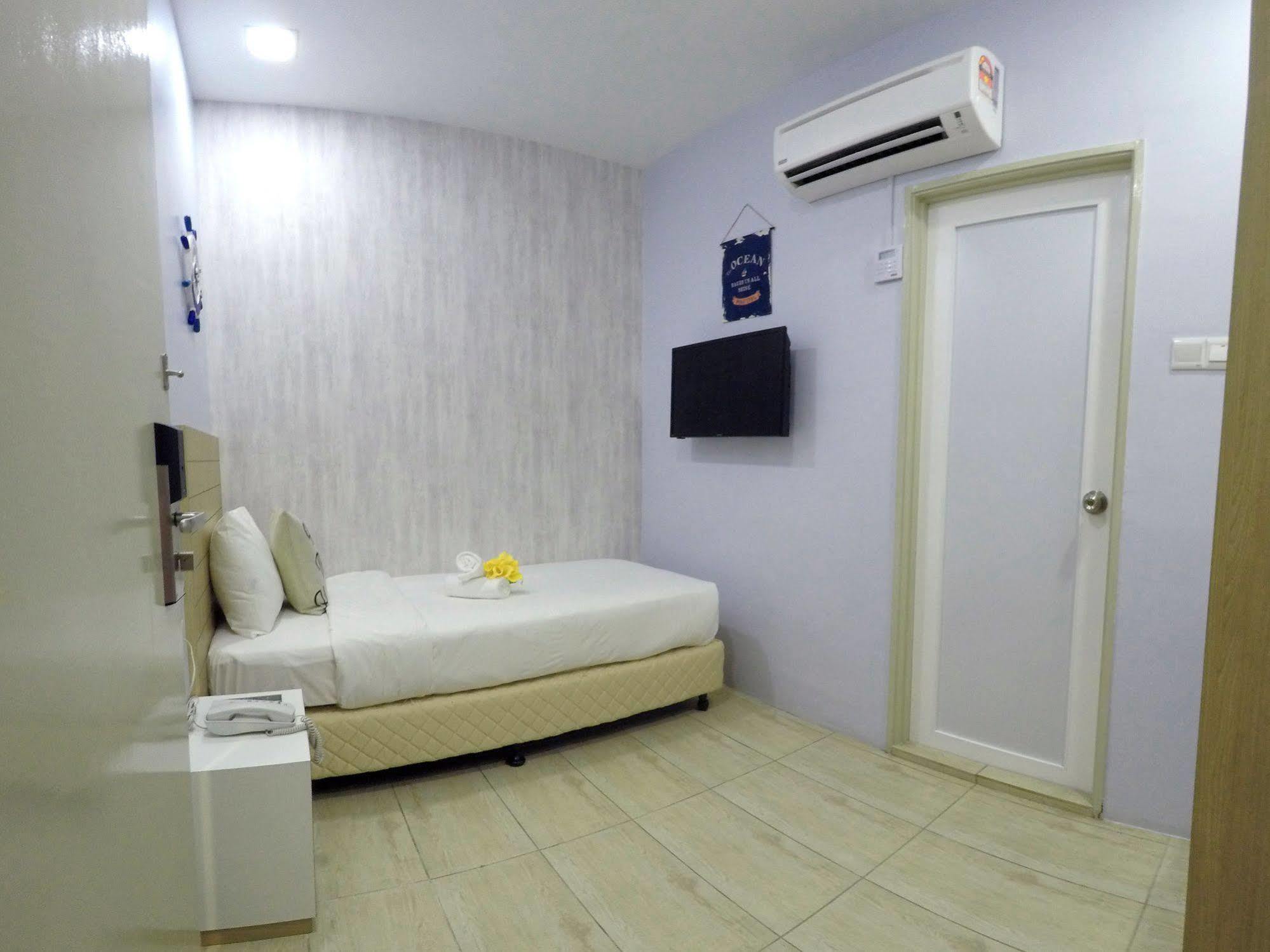 Lighthouse Hotel & Shortstay @ Damansara Uptown Petaling Jaya Exteriör bild