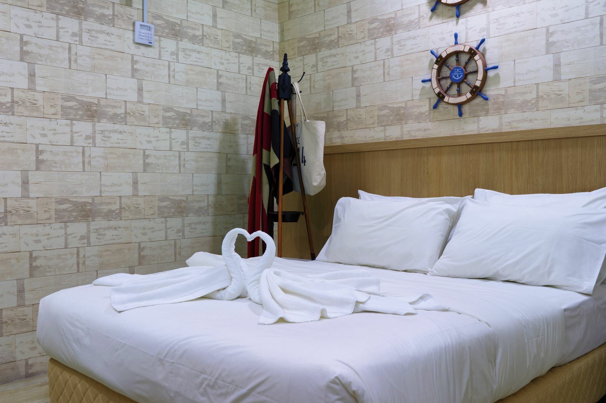 Lighthouse Hotel & Shortstay @ Damansara Uptown Petaling Jaya Exteriör bild